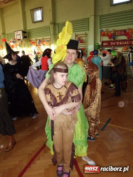 Zdjęcie w galerii na portalu naszraciborz.pl: Integracyjny bal karnawałowy uczniów ZSS nr 10 i Szkoły Podstawowej nr 1 wiadomości z regionu