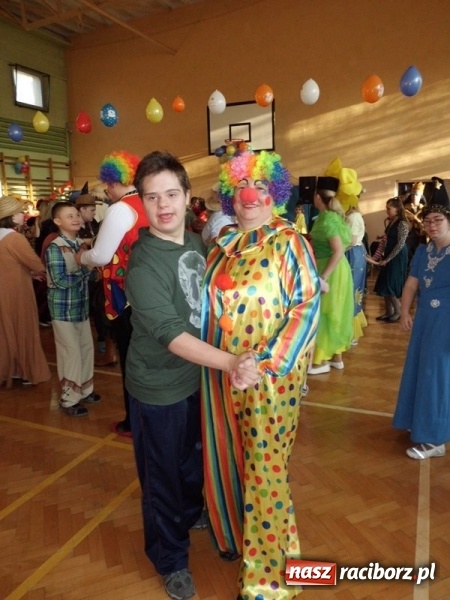 Zdjęcie w galerii na portalu naszraciborz.pl: Integracyjny bal karnawałowy uczniów ZSS nr 10 i Szkoły Podstawowej nr 1 wiadomości z regionu