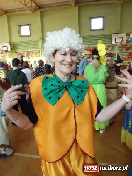 Zdjęcie w galerii na portalu naszraciborz.pl: Integracyjny bal karnawałowy uczniów ZSS nr 10 i Szkoły Podstawowej nr 1 wiadomości z regionu