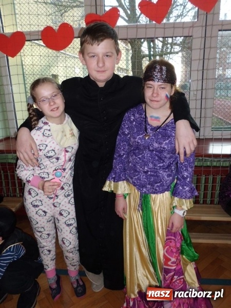 Zdjęcie w galerii na portalu naszraciborz.pl: Integracyjny bal karnawałowy uczniów ZSS nr 10 i Szkoły Podstawowej nr 1 wiadomości z regionu