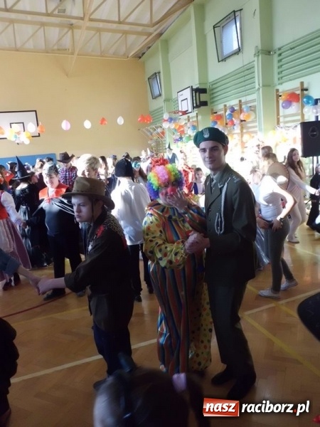 Zdjęcie w galerii na portalu naszraciborz.pl: Integracyjny bal karnawałowy uczniów ZSS nr 10 i Szkoły Podstawowej nr 1 wiadomości z regionu