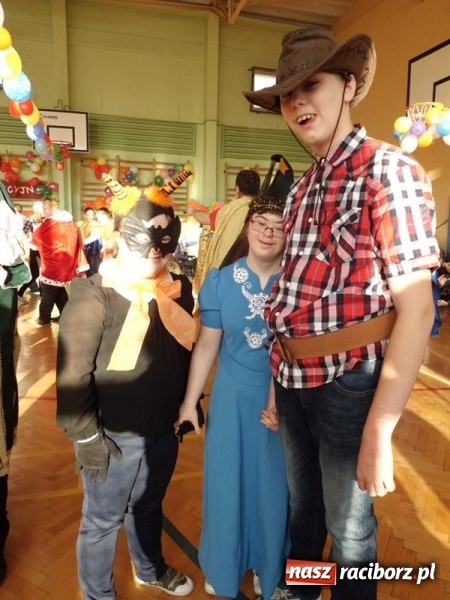 Zdjęcie w galerii na portalu naszraciborz.pl: Integracyjny bal karnawałowy uczniów ZSS nr 10 i Szkoły Podstawowej nr 1 wiadomości z regionu