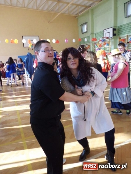 Zdjęcie w galerii na portalu naszraciborz.pl: Integracyjny bal karnawałowy uczniów ZSS nr 10 i Szkoły Podstawowej nr 1 wiadomości z regionu