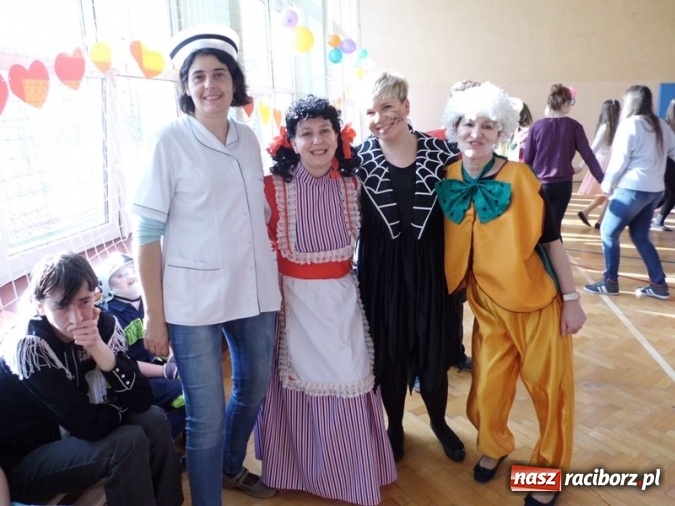 Zdjęcie w galerii na portalu naszraciborz.pl: Integracyjny bal karnawałowy uczniów ZSS nr 10 i Szkoły Podstawowej nr 1 wiadomości z regionu