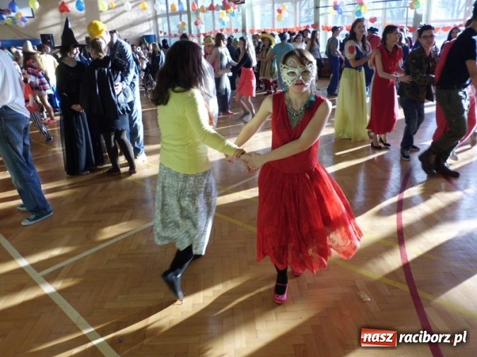 Zdjęcie w galerii na portalu naszraciborz.pl: Integracyjny bal karnawałowy uczniów ZSS nr 10 i Szkoły Podstawowej nr 1 wiadomości z regionu