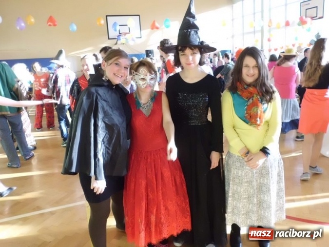 Zdjęcie w galerii na portalu naszraciborz.pl: Integracyjny bal karnawałowy uczniów ZSS nr 10 i Szkoły Podstawowej nr 1 wiadomości z regionu