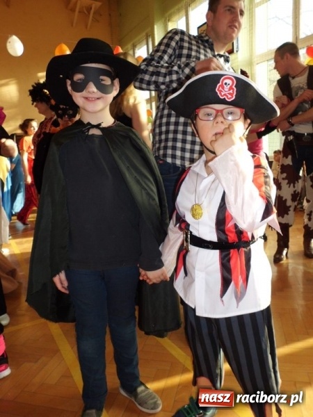 Zdjęcie w galerii na portalu naszraciborz.pl: Integracyjny bal karnawałowy uczniów ZSS nr 10 i Szkoły Podstawowej nr 1 wiadomości z regionu