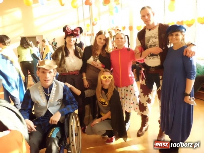 Zdjęcie w galerii na portalu naszraciborz.pl: Integracyjny bal karnawałowy uczniów ZSS nr 10 i Szkoły Podstawowej nr 1 wiadomości z regionu