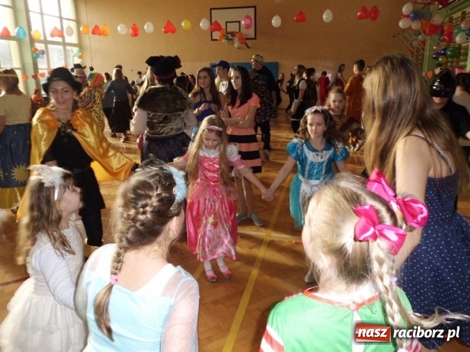Zdjęcie w galerii na portalu naszraciborz.pl: Integracyjny bal karnawałowy uczniów ZSS nr 10 i Szkoły Podstawowej nr 1 wiadomości z regionu