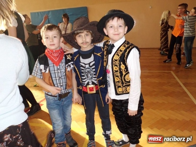 Zdjęcie w galerii na portalu naszraciborz.pl: Integracyjny bal karnawałowy uczniów ZSS nr 10 i Szkoły Podstawowej nr 1 wiadomości z regionu