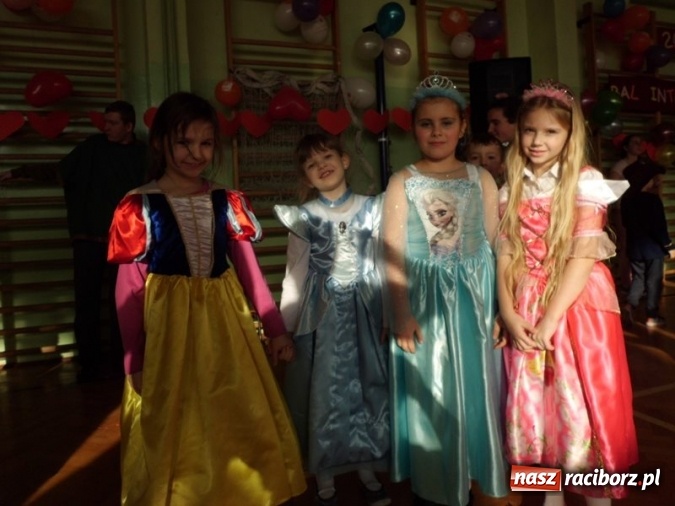 Zdjęcie w galerii na portalu naszraciborz.pl: Integracyjny bal karnawałowy uczniów ZSS nr 10 i Szkoły Podstawowej nr 1 wiadomości z regionu