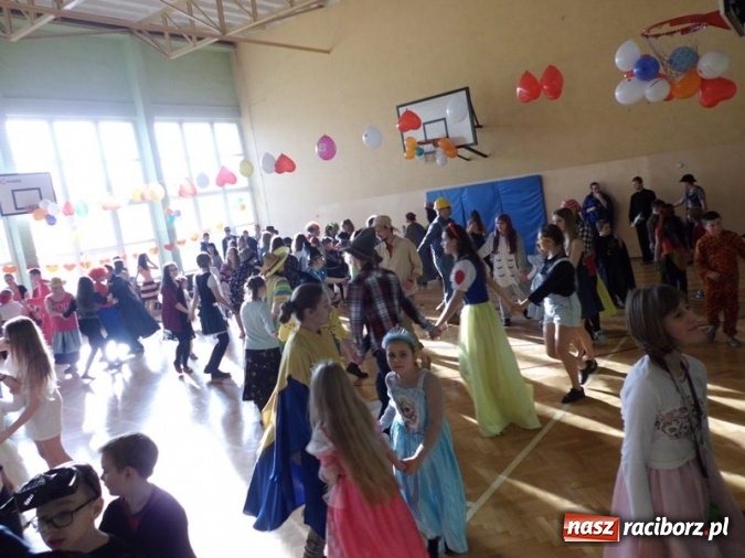 Zdjęcie w galerii na portalu naszraciborz.pl: Integracyjny bal karnawałowy uczniów ZSS nr 10 i Szkoły Podstawowej nr 1 wiadomości z regionu