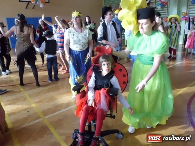 Zdjęcie w galerii na portalu naszraciborz.pl: Integracyjny bal karnawałowy uczniów ZSS nr 10 i Szkoły Podstawowej nr 1 wiadomości z regionu