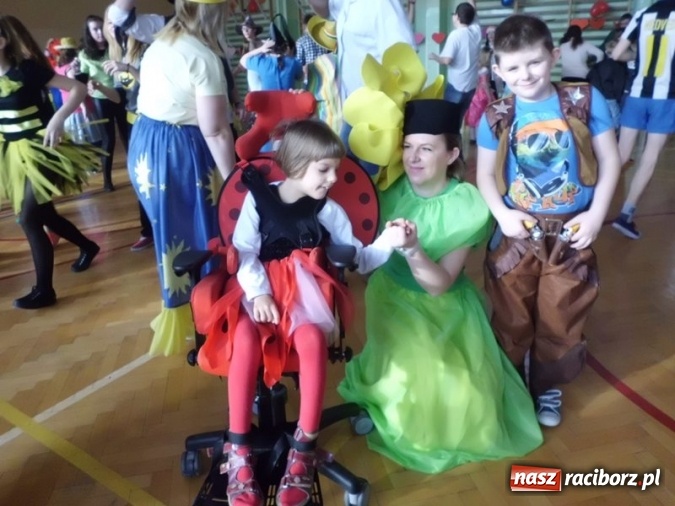 Zdjęcie w galerii na portalu naszraciborz.pl: Integracyjny bal karnawałowy uczniów ZSS nr 10 i Szkoły Podstawowej nr 1 wiadomości z regionu