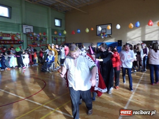 Zdjęcie w galerii na portalu naszraciborz.pl: Integracyjny bal karnawałowy uczniów ZSS nr 10 i Szkoły Podstawowej nr 1 wiadomości z regionu
