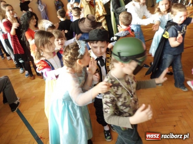 Zdjęcie w galerii na portalu naszraciborz.pl: Integracyjny bal karnawałowy uczniów ZSS nr 10 i Szkoły Podstawowej nr 1 wiadomości z regionu