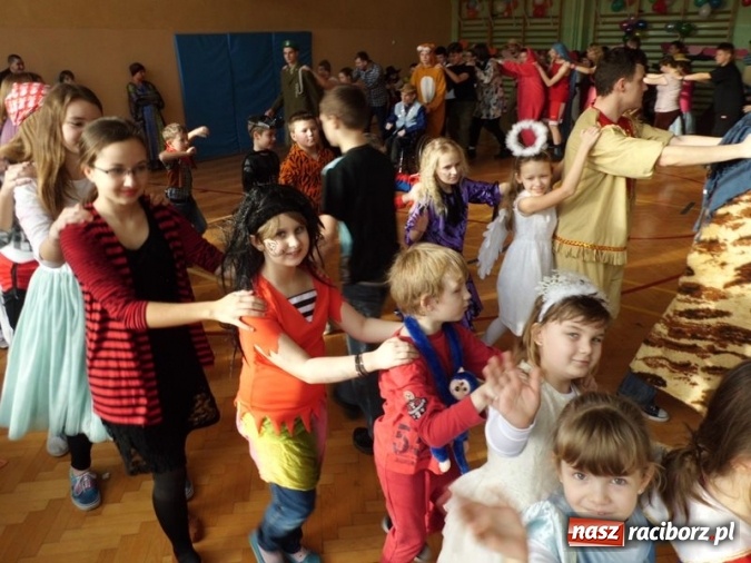 Zdjęcie w galerii na portalu naszraciborz.pl: Integracyjny bal karnawałowy uczniów ZSS nr 10 i Szkoły Podstawowej nr 1 wiadomości z regionu