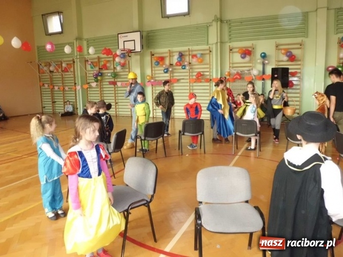 Zdjęcie w galerii na portalu naszraciborz.pl: Integracyjny bal karnawałowy uczniów ZSS nr 10 i Szkoły Podstawowej nr 1 wiadomości z regionu