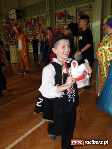 Zdjęcie w galerii na portalu naszraciborz.pl: Integracyjny bal karnawałowy uczniów ZSS nr 10 i Szkoły Podstawowej nr 1 wiadomości z regionu