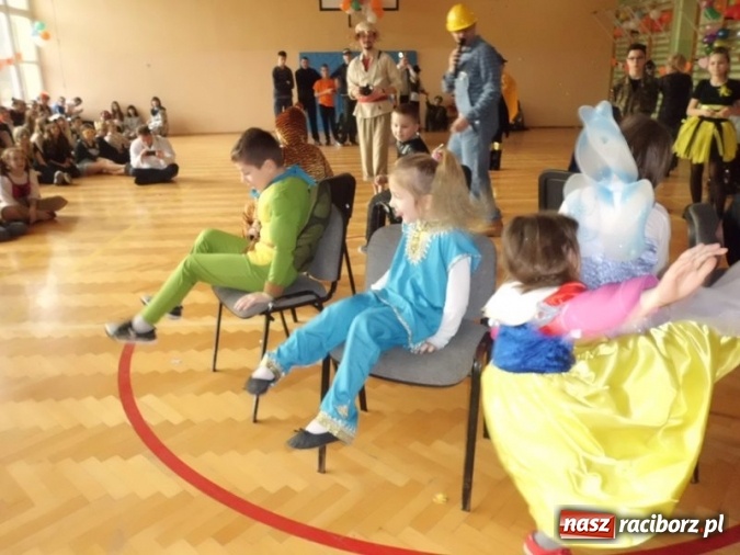 Zdjęcie w galerii na portalu naszraciborz.pl: Integracyjny bal karnawałowy uczniów ZSS nr 10 i Szkoły Podstawowej nr 1 wiadomości z regionu