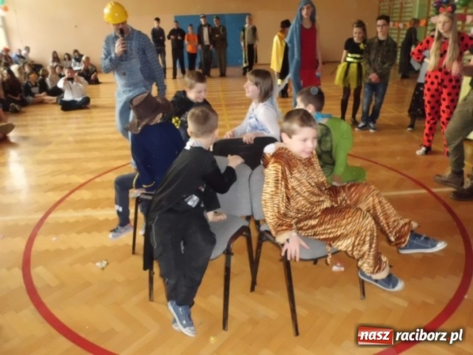 Zdjęcie w galerii na portalu naszraciborz.pl: Integracyjny bal karnawałowy uczniów ZSS nr 10 i Szkoły Podstawowej nr 1 wiadomości z regionu
