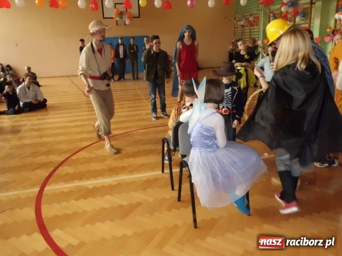 Zdjęcie w galerii na portalu naszraciborz.pl: Integracyjny bal karnawałowy uczniów ZSS nr 10 i Szkoły Podstawowej nr 1 wiadomości z regionu