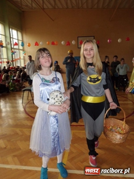 Zdjęcie w galerii na portalu naszraciborz.pl: Integracyjny bal karnawałowy uczniów ZSS nr 10 i Szkoły Podstawowej nr 1 wiadomości z regionu