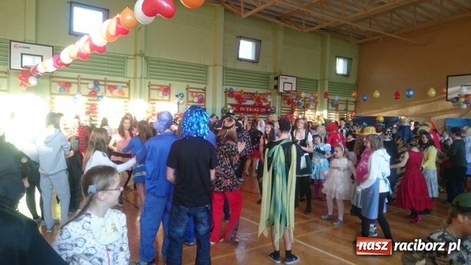 Zdjęcie w galerii na portalu naszraciborz.pl: Integracyjny bal karnawałowy uczniów ZSS nr 10 i Szkoły Podstawowej nr 1 wiadomości z regionu
