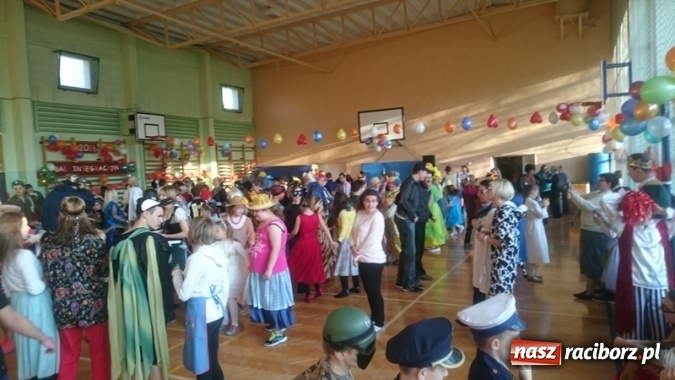 Zdjęcie w galerii na portalu naszraciborz.pl: Integracyjny bal karnawałowy uczniów ZSS nr 10 i Szkoły Podstawowej nr 1 wiadomości z regionu