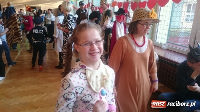 Zdjęcie w galerii na portalu naszraciborz.pl: Integracyjny bal karnawałowy uczniów ZSS nr 10 i Szkoły Podstawowej nr 1 wiadomości z regionu