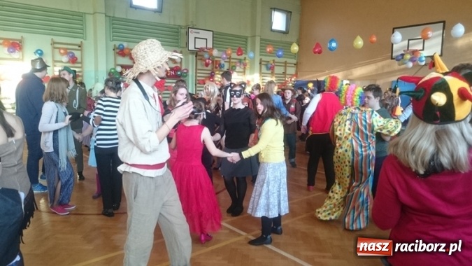 Zdjęcie w galerii na portalu naszraciborz.pl: Integracyjny bal karnawałowy uczniów ZSS nr 10 i Szkoły Podstawowej nr 1 wiadomości z regionu