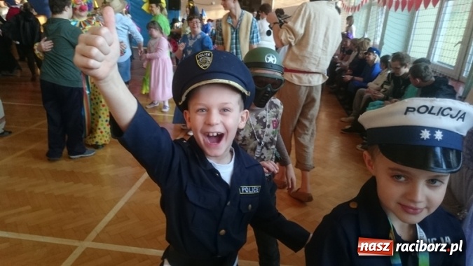 Zdjęcie w galerii na portalu naszraciborz.pl: Integracyjny bal karnawałowy uczniów ZSS nr 10 i Szkoły Podstawowej nr 1 wiadomości z regionu