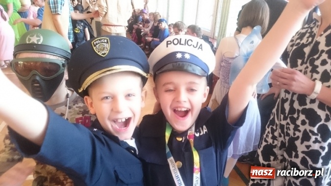 Zdjęcie w galerii na portalu naszraciborz.pl: Integracyjny bal karnawałowy uczniów ZSS nr 10 i Szkoły Podstawowej nr 1 wiadomości z regionu