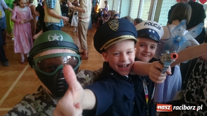Zdjęcie w galerii na portalu naszraciborz.pl: Integracyjny bal karnawałowy uczniów ZSS nr 10 i Szkoły Podstawowej nr 1 wiadomości z regionu