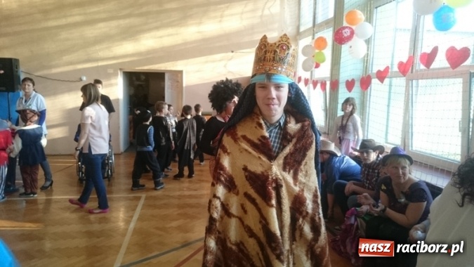 Zdjęcie w galerii na portalu naszraciborz.pl: Integracyjny bal karnawałowy uczniów ZSS nr 10 i Szkoły Podstawowej nr 1 wiadomości z regionu