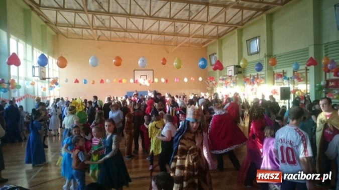 Zdjęcie w galerii na portalu naszraciborz.pl: Integracyjny bal karnawałowy uczniów ZSS nr 10 i Szkoły Podstawowej nr 1 wiadomości z regionu