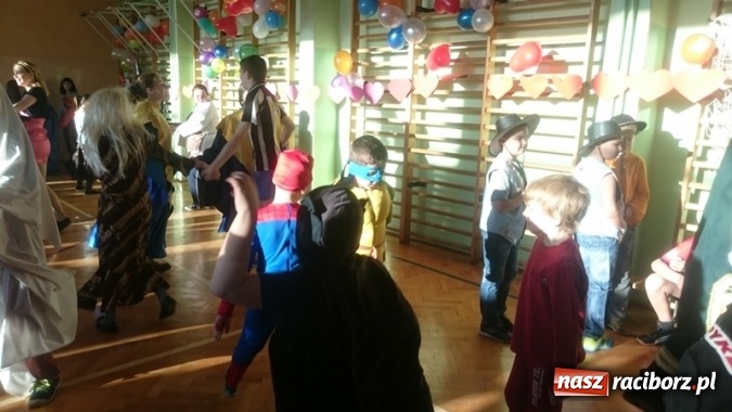 Zdjęcie w galerii na portalu naszraciborz.pl: Integracyjny bal karnawałowy uczniów ZSS nr 10 i Szkoły Podstawowej nr 1 wiadomości z regionu