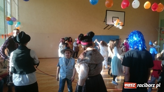 Zdjęcie w galerii na portalu naszraciborz.pl: Integracyjny bal karnawałowy uczniów ZSS nr 10 i Szkoły Podstawowej nr 1 wiadomości z regionu