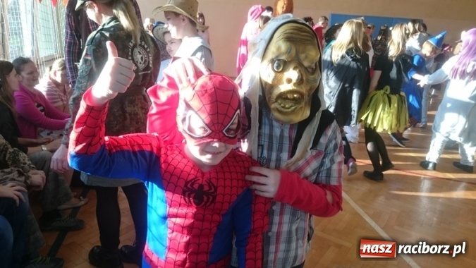 Zdjęcie w galerii na portalu naszraciborz.pl: Integracyjny bal karnawałowy uczniów ZSS nr 10 i Szkoły Podstawowej nr 1 wiadomości z regionu