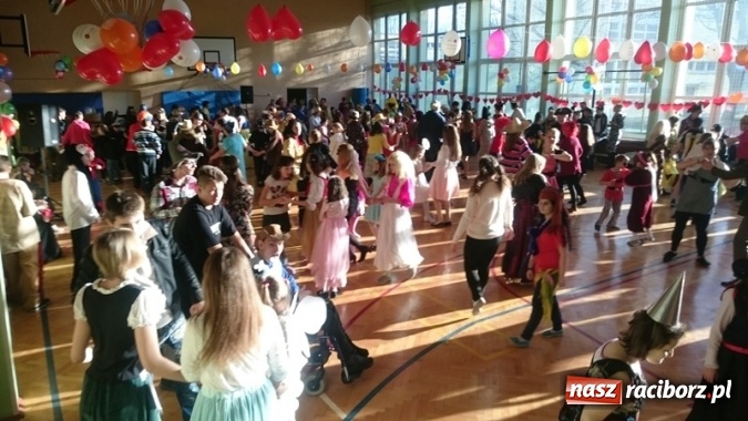 Zdjęcie w galerii na portalu naszraciborz.pl: Integracyjny bal karnawałowy uczniów ZSS nr 10 i Szkoły Podstawowej nr 1 wiadomości z regionu