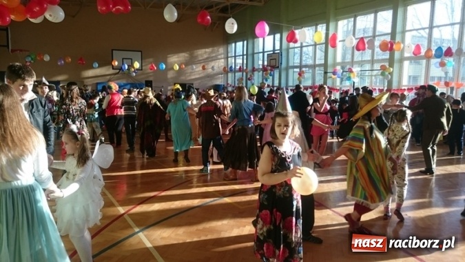 Zdjęcie w galerii na portalu naszraciborz.pl: Integracyjny bal karnawałowy uczniów ZSS nr 10 i Szkoły Podstawowej nr 1 wiadomości z regionu