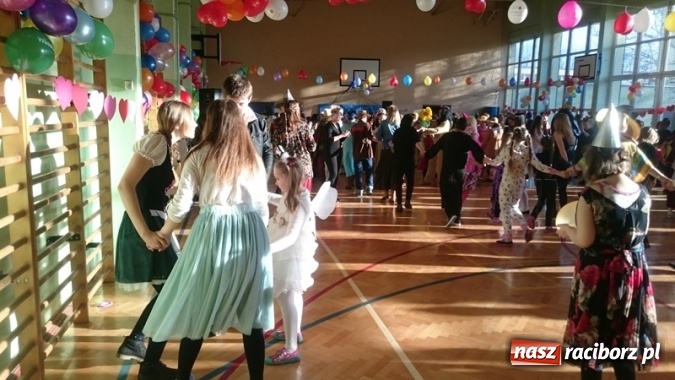 Zdjęcie w galerii na portalu naszraciborz.pl: Integracyjny bal karnawałowy uczniów ZSS nr 10 i Szkoły Podstawowej nr 1 wiadomości z regionu