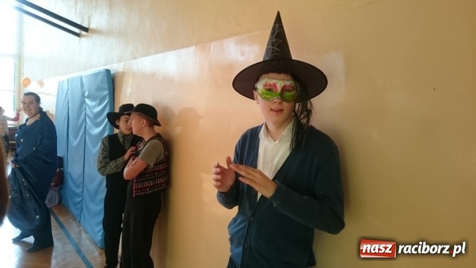 Zdjęcie w galerii na portalu naszraciborz.pl: Integracyjny bal karnawałowy uczniów ZSS nr 10 i Szkoły Podstawowej nr 1 wiadomości z regionu