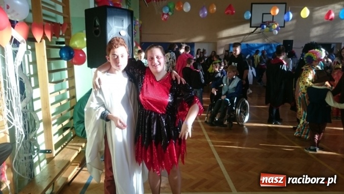 Zdjęcie w galerii na portalu naszraciborz.pl: Integracyjny bal karnawałowy uczniów ZSS nr 10 i Szkoły Podstawowej nr 1 wiadomości z regionu