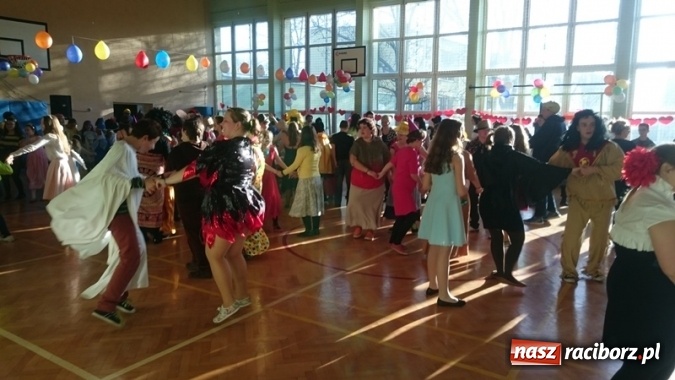 Zdjęcie w galerii na portalu naszraciborz.pl: Integracyjny bal karnawałowy uczniów ZSS nr 10 i Szkoły Podstawowej nr 1 wiadomości z regionu