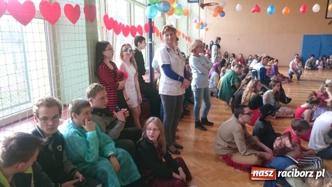 Zdjęcie w galerii na portalu naszraciborz.pl: Integracyjny bal karnawałowy uczniów ZSS nr 10 i Szkoły Podstawowej nr 1 wiadomości z regionu
