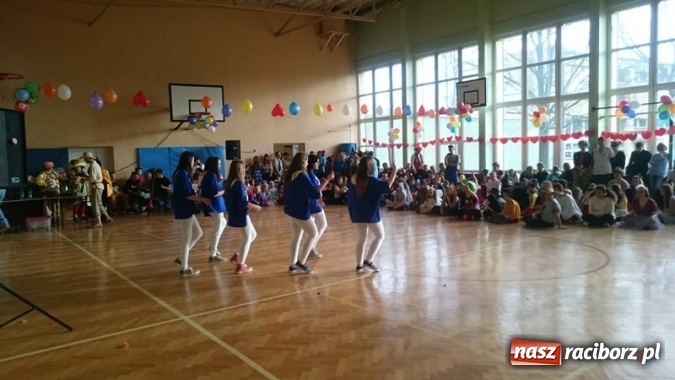 Zdjęcie w galerii na portalu naszraciborz.pl: Integracyjny bal karnawałowy uczniów ZSS nr 10 i Szkoły Podstawowej nr 1 wiadomości z regionu