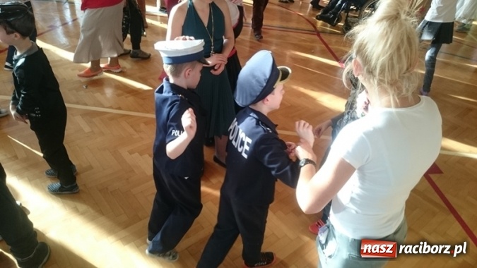 Zdjęcie w galerii na portalu naszraciborz.pl: Integracyjny bal karnawałowy uczniów ZSS nr 10 i Szkoły Podstawowej nr 1 wiadomości z regionu