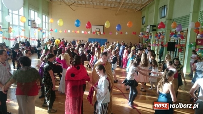 Zdjęcie w galerii na portalu naszraciborz.pl: Integracyjny bal karnawałowy uczniów ZSS nr 10 i Szkoły Podstawowej nr 1 wiadomości z regionu