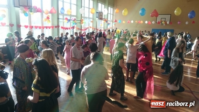 Zdjęcie w galerii na portalu naszraciborz.pl: Integracyjny bal karnawałowy uczniów ZSS nr 10 i Szkoły Podstawowej nr 1 wiadomości z regionu